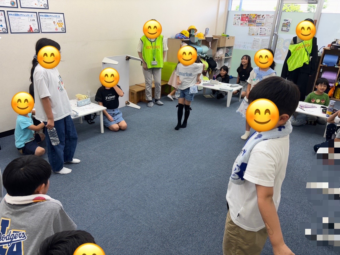 思いっきり室内遊び【ボトルフリップチャレンジ】 画像